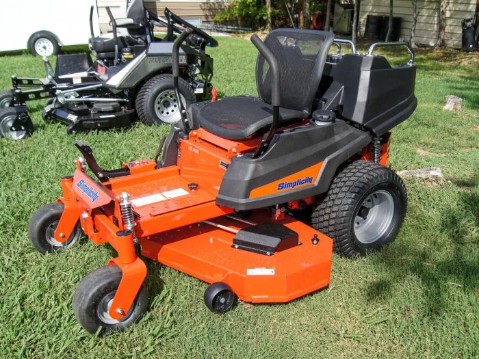 Simplicity Courier 52" Zero Turn Lawn Mower 25HP Briggs 7 Simplicity Courier 52" Zero Turn Lawn Mower 25HP Briggs - Image 5